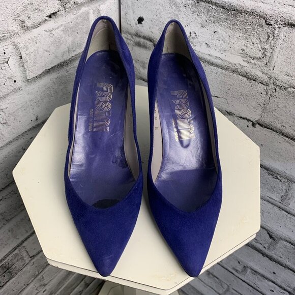 Elegant Blue Suede Heels - Picture 2 of 14